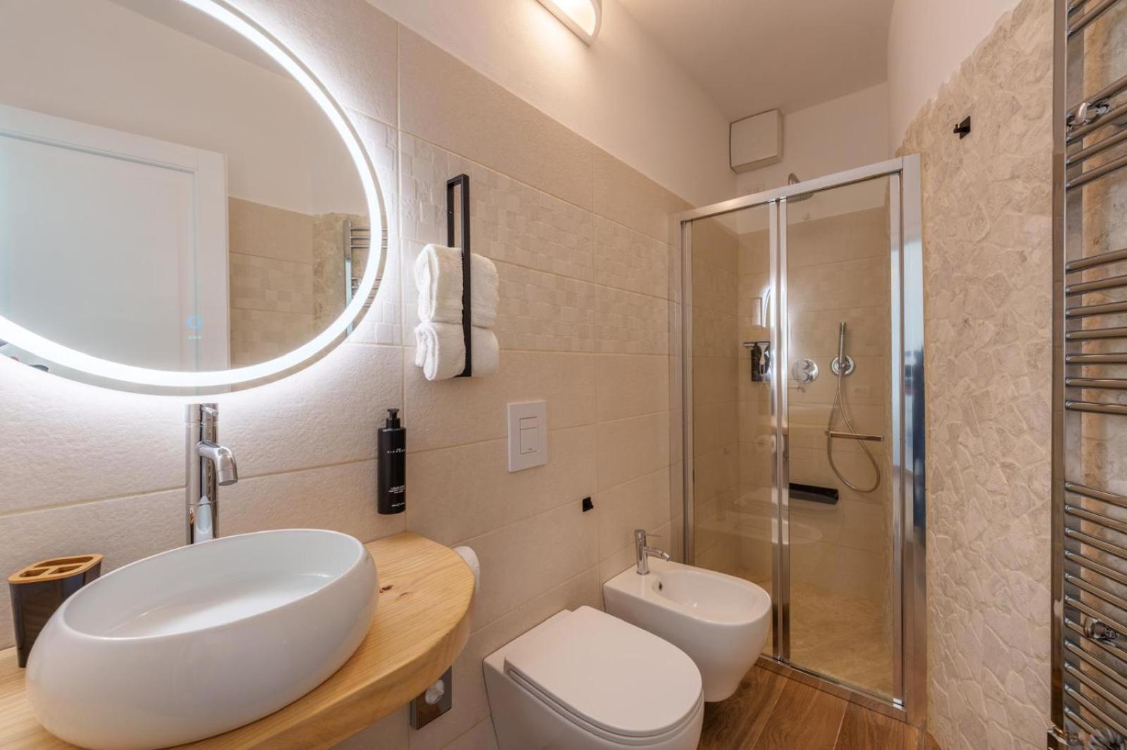 Dome House Hotel ออลเบีย ภายนอก รูปภาพ